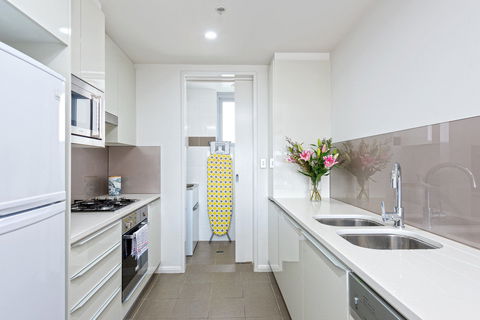 Astra Apartments North Sydney - Accommodation Mermaid Beach 5