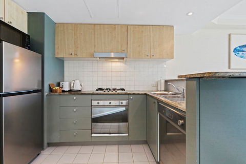 Astra Apartments Chatswood - Accommodation Mermaid Beach 4
