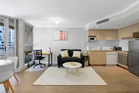 Astra Apartments Chatswood - Accommodation Mermaid Beach 7