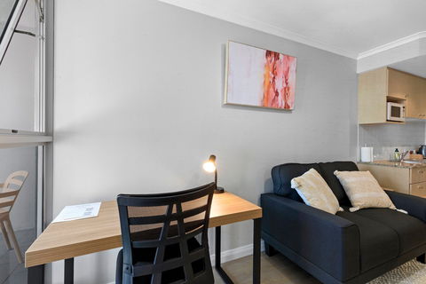 Astra Apartments Chatswood - Accommodation Mermaid Beach 9