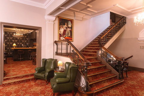 Hadley's Orient Hotel - Accommodation Mermaid Beach 2