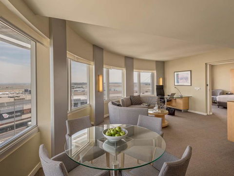 PARKROYAL Melbourne Airport - Accommodation Mermaid Beach 12