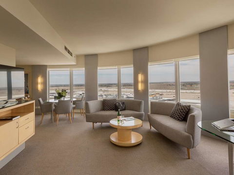 PARKROYAL Melbourne Airport - Accommodation Mermaid Beach 13