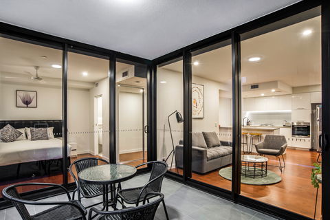 Arise Atlas - Accommodation Mermaid Beach 6