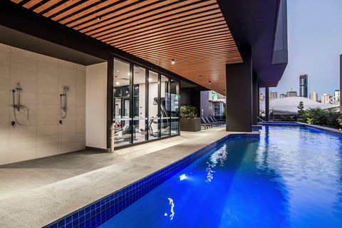 Arise Atlas - Accommodation Mermaid Beach 7