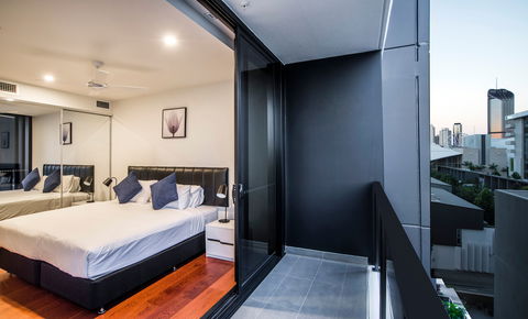 Arise Atlas - Accommodation Mermaid Beach 10