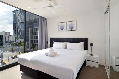 Arise Atlas - Accommodation Mermaid Beach 11