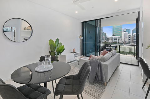 Arise On Hope Street - Accommodation Mermaid Beach 7