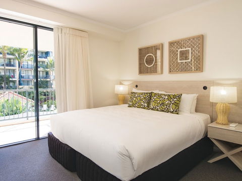 Oaks Seaforth Resort - Accommodation Mermaid Beach 0