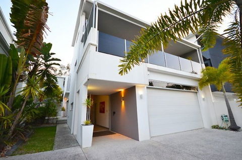 Alex Beach House - Accommodation Mermaid Beach 0