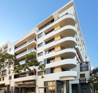 Meriton Suites Waterloo - Accommodation Mermaid Beach