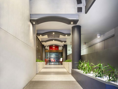 Ibis Hotel - Accommodation Mermaid Beach 1