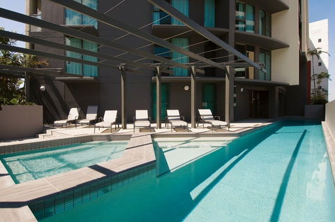 Oaks Felix - Accommodation Mermaid Beach 2