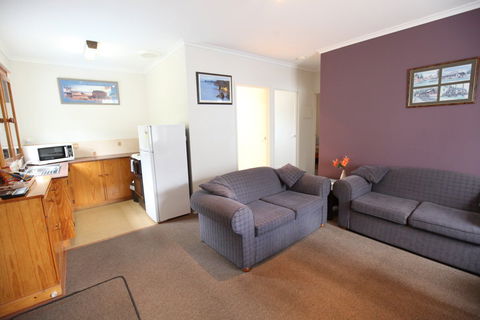 The Fox & Hounds Inn - Accommodation Mermaid Beach 1