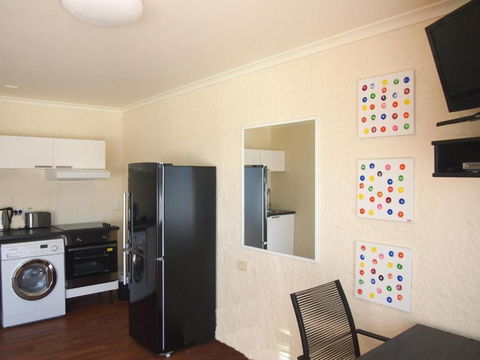 Siesta Central Apartments - Accommodation Mermaid Beach 2