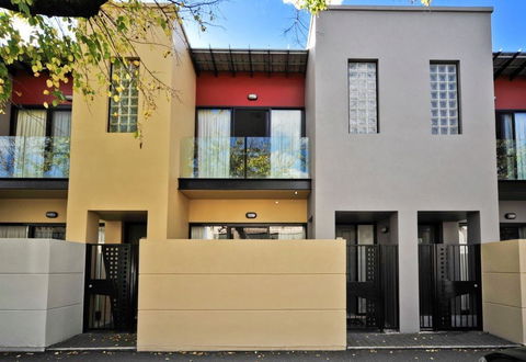 RNR Apartments, Adelaide - Accommodation Mermaid Beach 0