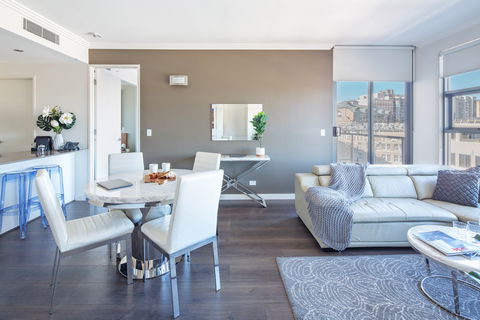 Zara Tower Serviced Apartments - Accommodation Mermaid Beach 12