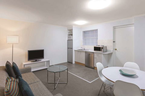 Adina Serviced Apts Canberra Kingston - Accommodation Mermaid Beach 10
