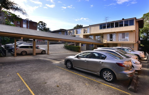 Twin Towers Inn - Accommodation Mermaid Beach 1