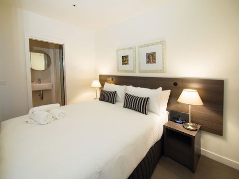 WRAP On Southbank - Accommodation Mermaid Beach 2