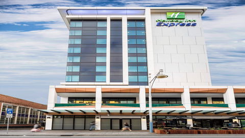 Holiday Inn Express Adelaide City Centre - Accommodation Mermaid Beach 1