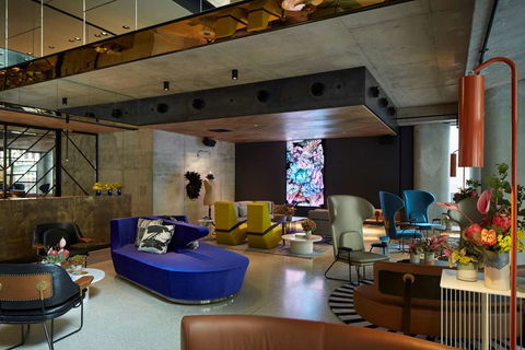 QT Melbourne - Accommodation Mermaid Beach 1