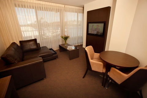 Pier 21 Apartment Hotel - Accommodation Mermaid Beach 2
