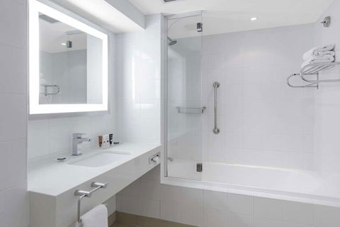 Amora Hotel Brisbane - Accommodation Mermaid Beach 2