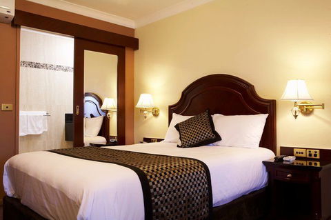 Albury Georgian - Accommodation Mermaid Beach 2