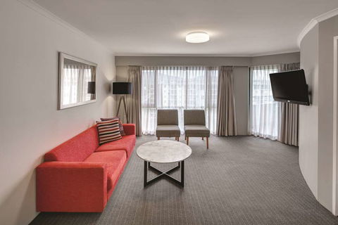 Adina Serviced Apartments James Court - Accommodation Mermaid Beach 4