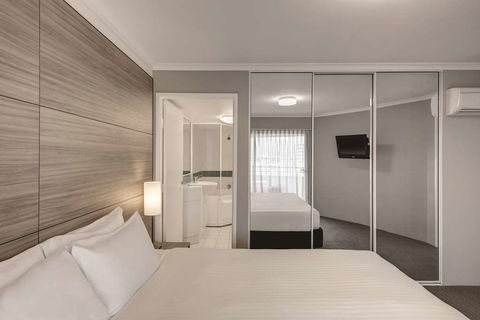 Adina Serviced Apartments James Court - Accommodation Mermaid Beach 10