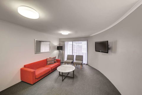Adina Serviced Apartments James Court - Accommodation Mermaid Beach 12