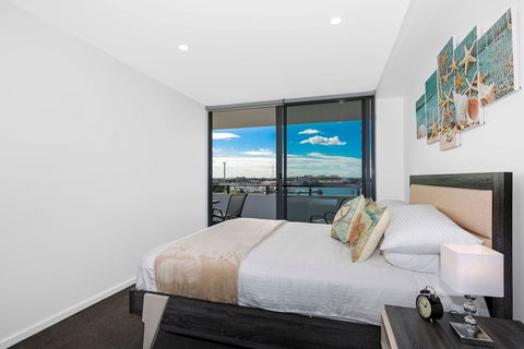 Astra Apartments Newcastle - Accommodation Mermaid Beach 10