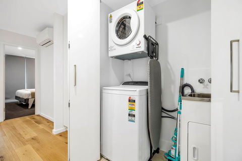 Astra Apartments Newcastle - Accommodation Mermaid Beach 16