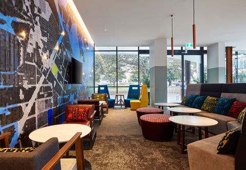 Holiday Inn Express Newcastle - Accommodation Mermaid Beach 5