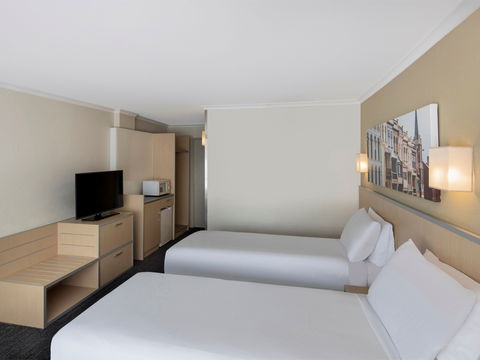Mercure Newcastle - Accommodation Mermaid Beach 5
