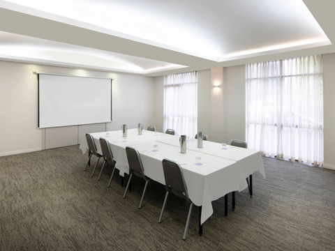Mercure Newcastle - Accommodation Mermaid Beach 17