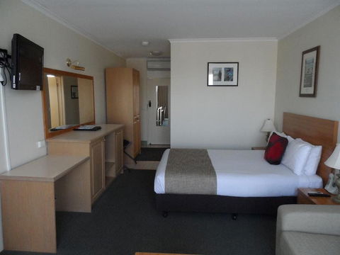 Admiralty Inn - Accommodation Mermaid Beach 7