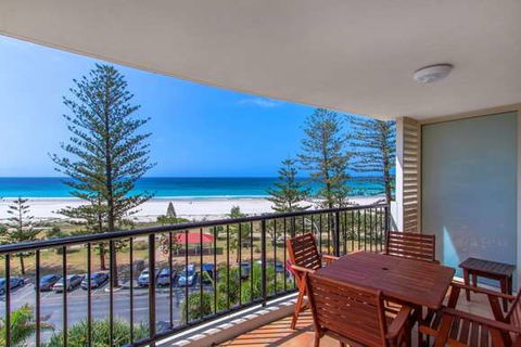 Mantra Coolangatta Beach - Accommodation Mermaid Beach 4