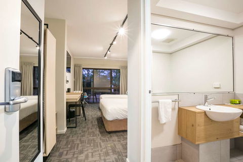 Kawana Waters Hotel By NightCap - Accommodation Mermaid Beach 7
