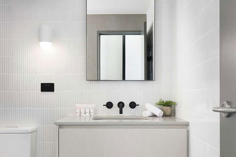 The Chen - Art Series - Accommodation Mermaid Beach 2