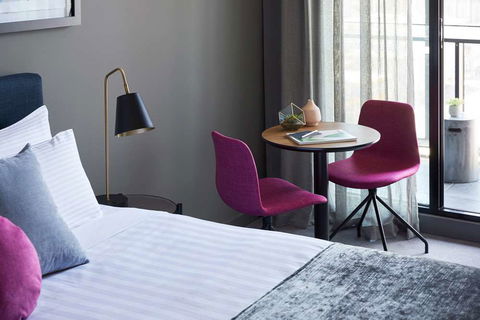 The Chen - Art Series - Accommodation Mermaid Beach 7