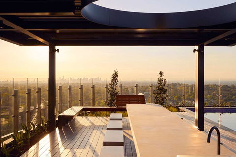 The Chen - Art Series - Accommodation Mermaid Beach 17