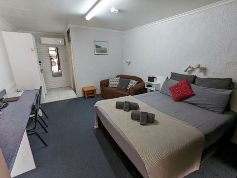 Abajaz Motor Inn - Accommodation Mermaid Beach 0