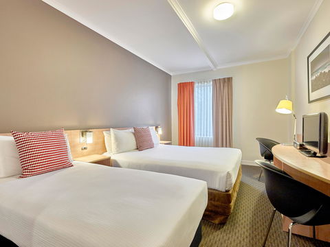 Hotel Ibis Perth - Accommodation Mermaid Beach 1