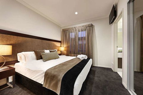 Attika Hotel - Accommodation Mermaid Beach 1