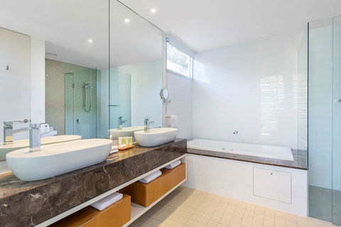 RACV Noosa Resort - Accommodation Mermaid Beach 2