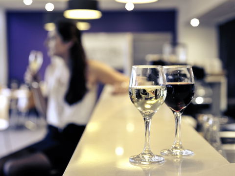 Mercure North Melbourne - Accommodation Mermaid Beach 2