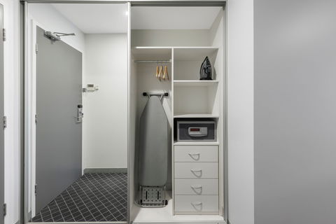 Holiday Inn & Stes Sydney Bondi Junction - Accommodation Mermaid Beach 6