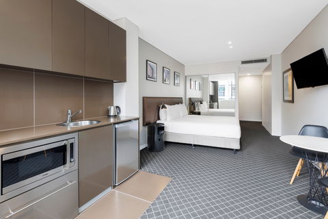 Holiday Inn & Stes Sydney Bondi Junction - Accommodation Mermaid Beach 9